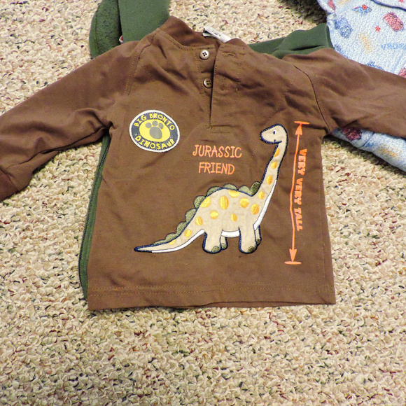 Little boy clothes 3 item bundle ... 12 months (hoodie NOT included) - Picture 3 of 6